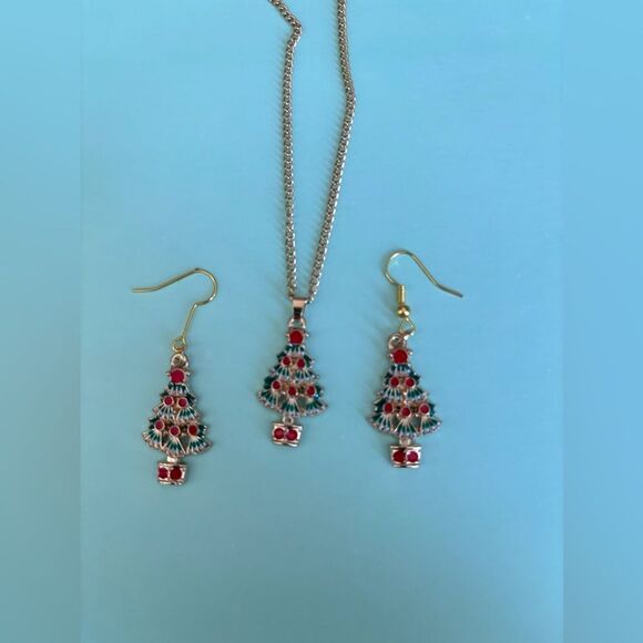 NEW Gold Tone Fashion Earrings and Necklace Set Christmas Trees - Picture 1 of 1